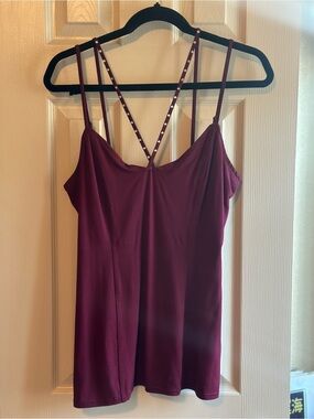 Buckle Red BKE top with diamond studs burgundy size L large